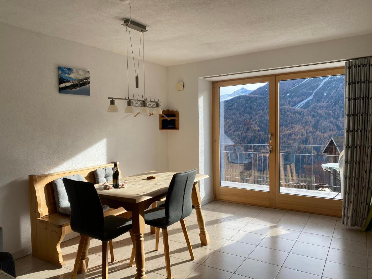 Ferienwohnung In Tschlin Mit Panoramablick Екстер'єр фото
