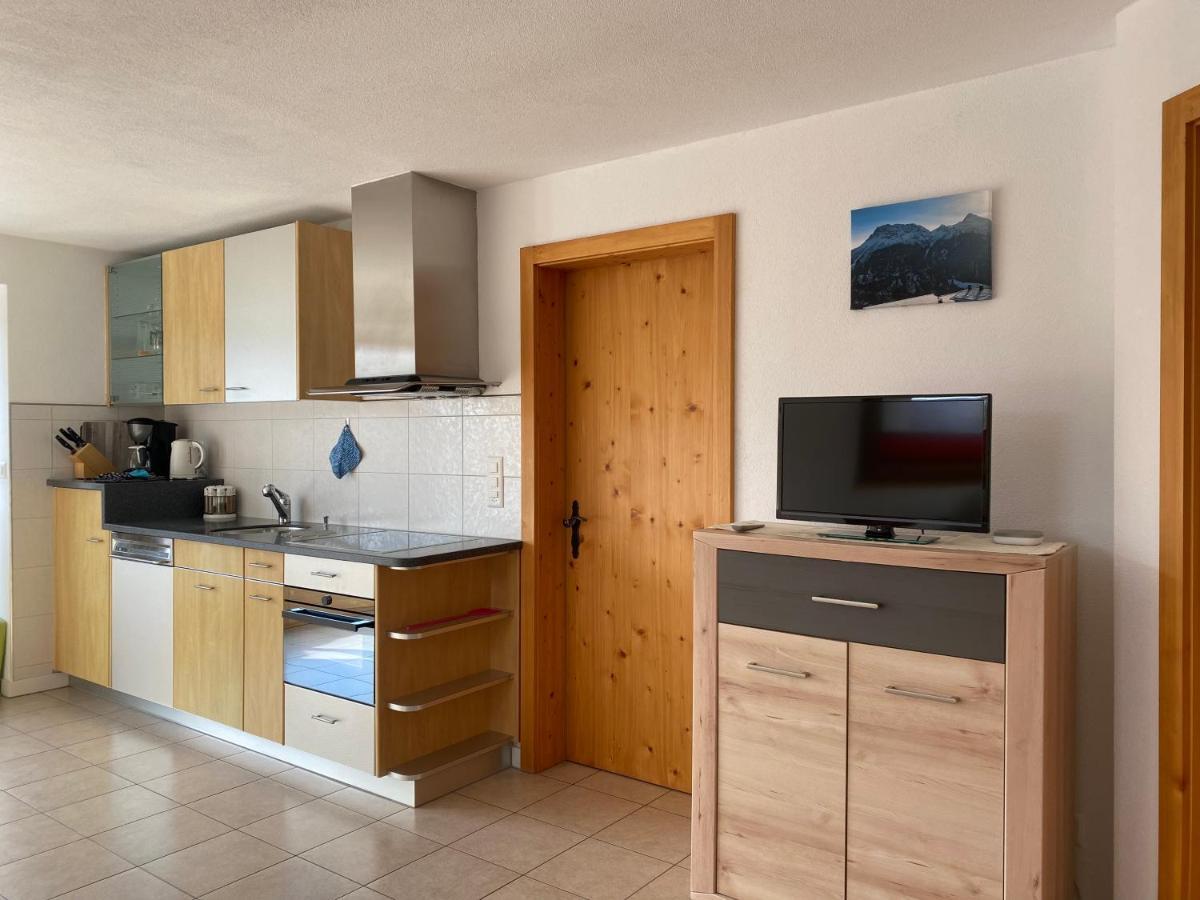 Ferienwohnung In Tschlin Mit Panoramablick Екстер'єр фото